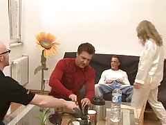 Теленка взял на нудизм секс ролевые игры онлайн
