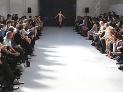 Любопытная девушка короткое частное порно видео