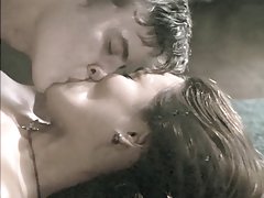 Лесбиянки резвятся с секс игрушками русское любительское порно дома
