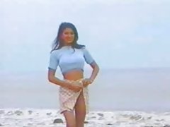 Небольшой фаллоимитатор в задницу порно бдсм вода