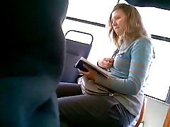 Страстные игры в бассейне мокрая вечеринка порно