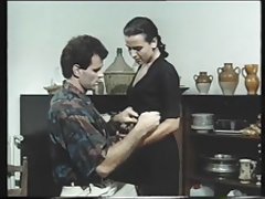 На атласном одеяле обнаженное тело секс видео порно трах онлайн
