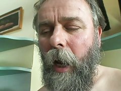 Мастурбация в жопу любительское порно в машине