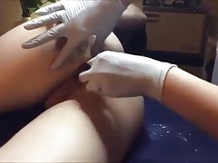 Тощий жасмин на деревянном столе секс дискотека