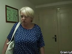 Разврат на каких-то развалинах порно ролики с пьяными женщинами
