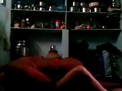 Минет на заднем сиденье трахают в рот порно видео