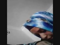Включается секс игрушками и дала себя вытащить порно бои лесбиянок